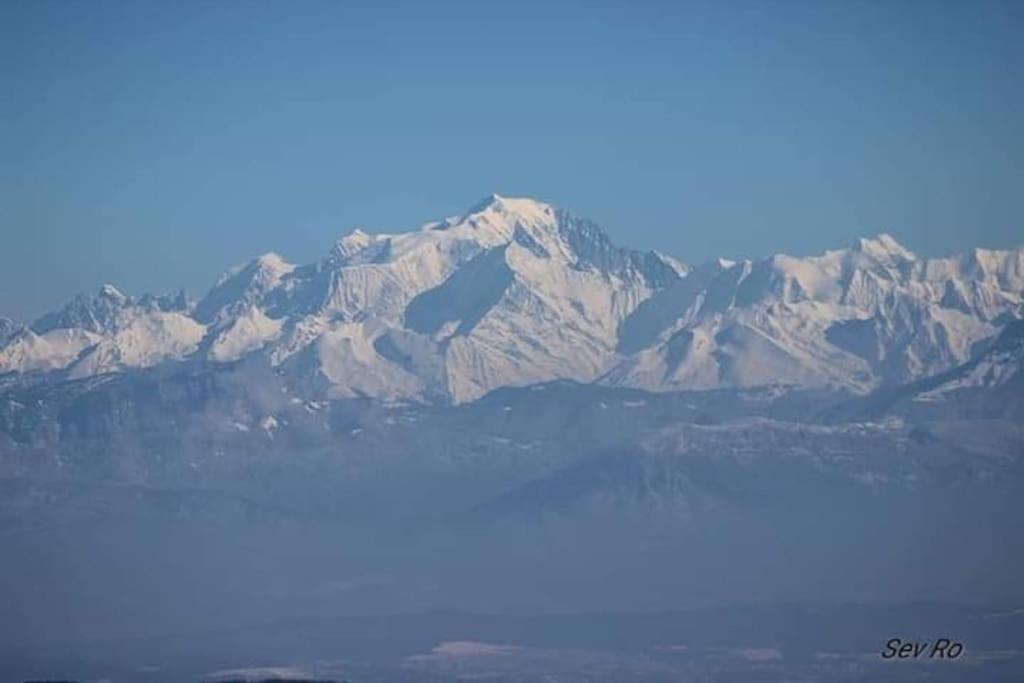 Le Gite Des Cascades Bassy Экстерьер фото